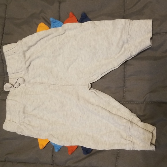 Bundles Baby Dinosaur 2-piece Outfit - Picture 4 of 4